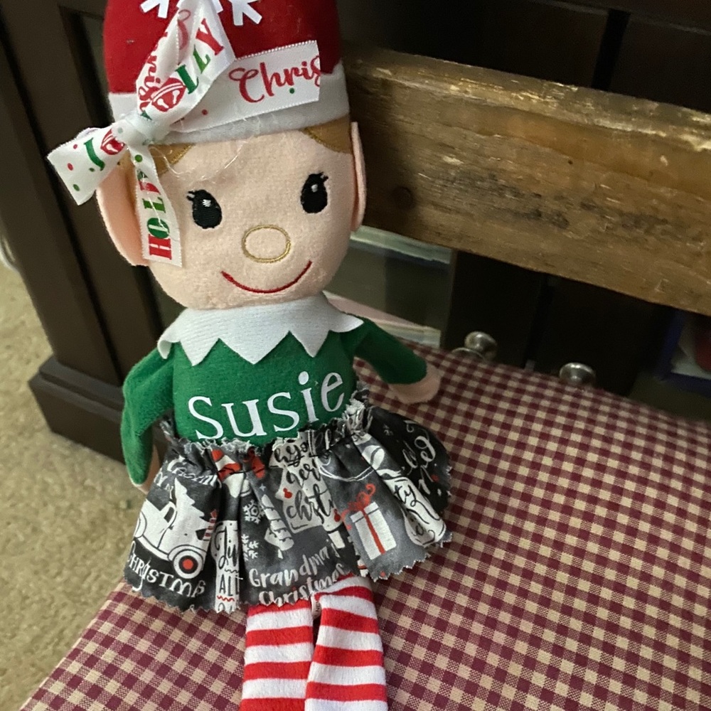 Customized Elves - Picture 2 of 3